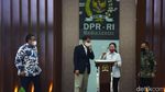 DPR RI Bagi-bagi Sembako