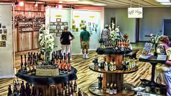 Tak hanya dipakai sebagai penyedap atau bumbu makanan, cuka juga ada museumnya lho di Amerika. Tepatnya bernama International Vinegar Museum di Roslyn, South Dakota (vinegarman.com) Tak hanya dipakai sebagai penyedap atau bumbu makanan, cuka juga ada museumnya lho di Amerika. Tepatnya bernama International Vinegar Museum di Roslyn, South Dakota (vinegarman.com)