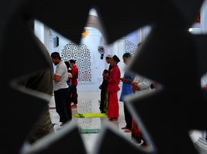 Saran Dokter Bila Ingin Salat Berjemaah di Mesjid Saat Pandemi Corona