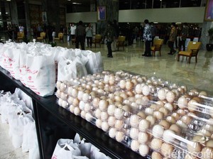 Pemerintah Gencar Guyur Bansos, DPR Soroti Isinya