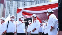 Sandiaga menegaskan kegiatan itu diselenggarakan dengan protokol ketat, protokol kesehatan yang ditetapkan pemerintah dalam hal ini Kementerian Kesehatan. Panitia mengatur tempat duduk antar relawan yang hadir dengan jarak 2 meter. Foto: dok. Relawan COVID-19