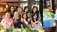 Begini nih momen kumpul Sarah dan teman-temannya. Mereka terlihat makan bersama sebelum salah satu teman Sarah menikah. Foto: Instagram