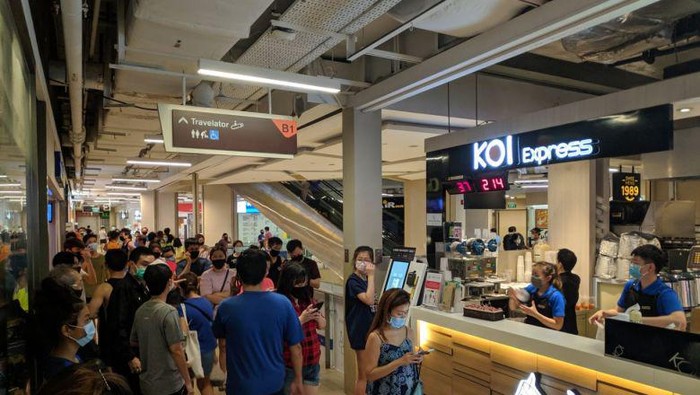Warga Singapura serbu gerai bubble tea Warga Singapura serbu gerai bubble tea