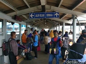 Hanya Bisa Imbau, Polisi Tak Bisa Larang Pemudik di Pelabuhan Merak