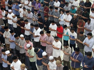 Bacaan Niat Salat Tarawih-Witir Sendiri dan Berjamaah, Lengkap dengan Doa