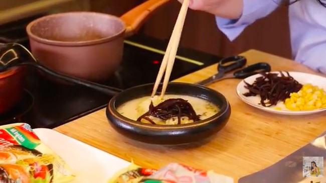 Warga Singapura Antre Bubble Tea hingga Ramen Hakata dari Mie Instan