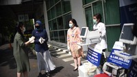 Selain ventilator, ada juga 10.500 boks produk hidrasi yang diberikan untuk Siloam Hospitals Group. Kerjasama ini senilai Rp 2 Miliar ini dilakukan dalam usaha bersama menanggulangi dampak penyebaran COVID-19 di Indonesia, termasuk membantu tenaga kesehatan dan pasien yang dirawat di rumah sakit. Foto: dok. Siloam Hospitals