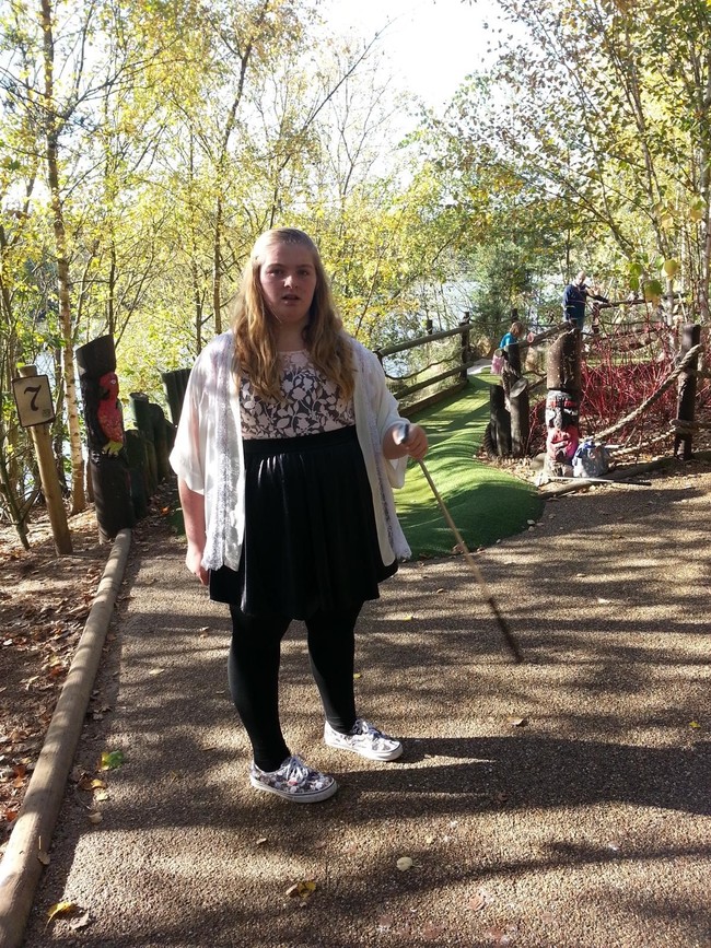 Dokter yang memeriksa Holly sempat menyatakan bahwa dia tidak akan bisa menurunkan berat badannya tanpa operasi. Tapi nyatanya perkataan dokter tersebut bukannya menjadi motivasi bagi Holly untuk menurunkan berat badan, melainkan justru membuatnya menjadi semakin malu dan banyak makan. Foto: dok. Slimming World