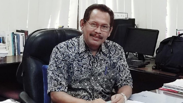 Guru Besar Sosiologi Fisip Unair Surabaya Prof Drs dr Mustain MSi