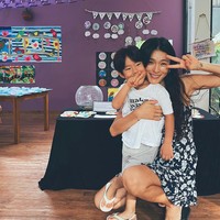 Ini bukan kali pertama Kahi menjadi kontroversi. Sebelumnya pada Maret lalu, penyanyi berusia 39 tahun ini dikecam setelah ketahuan membawa anaknya berlibur di pantai ketika semua orang diimbau untuk berdiam diri dan tetap berada di rumah. Foto: dok. Instagram @kahi_korea