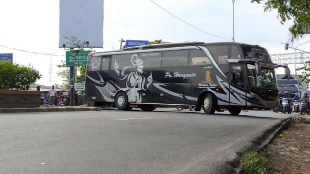 Banyak bus AKAP yang melanggar aturan larangan mudik, akhirnya disuruh putar balik