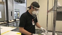 Hal yang sama juga dilakukan pada produsen mobil Toyota di Amerika serikat. Toyota via AP.
