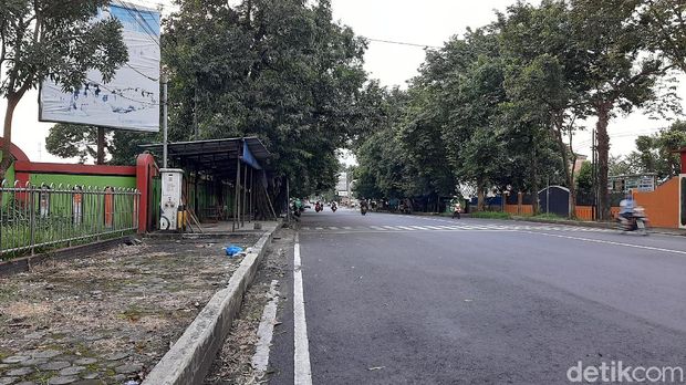 Penjual takjil di Purwokerto sepi pada hari pertama Ramadhan 2020, Jumat (24/4/2020).