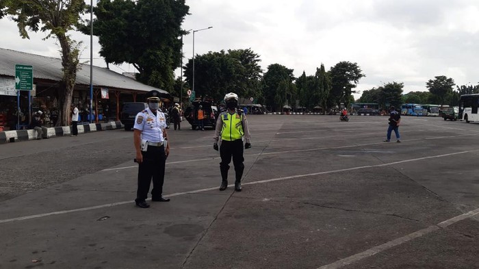 Terminal Kalideres, Jumat (24/4)