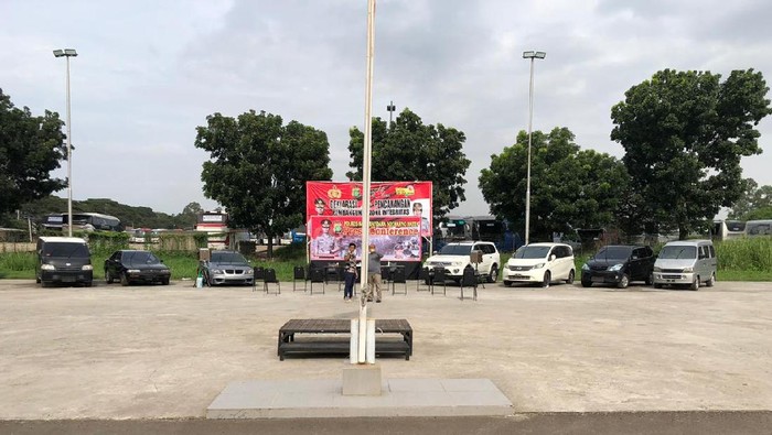 7 Mobil Parkir di Bandara Soekarno-Hatta Bertahun-tahun