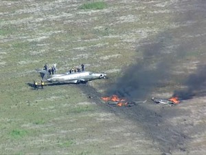 Pesawat Mesin Tunggal Jatuh di Texas, Pilot Dibawa ke RS