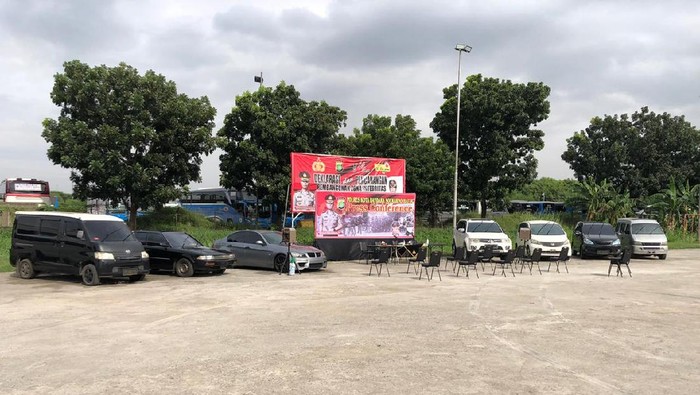 7 Mobil Parkir di Bandara Soekarno-Hatta Bertahun-tahun