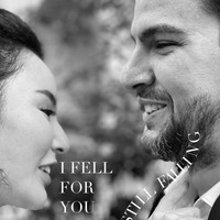 Fitria Yusuf sendiri ikut terkena dampak COVID-19. Dia dan pasangannya model dan aktor Wakid Khalid seharusnya menikah pada pertengahan April 2020. Kabar mengenai penundaan pernikahannya ini ditulis Fitria di caption Instagramnya. Kondisi saat ini memang sangat prihatin tapi InsyaAllah jika kita bahu membahu saling tolong menolong,, badai akan segera berlalu. Allah maha besar dan maha penyayang. Besok harusnya adalah akad nikah saya dan abang @itswakid namun karena covid kami memutuskan untuk menunda dan memanfaatkan waktu untuk membagikan bantuan kepada teman-teman yang membutuhkan. Mohon doa restu agar usaha kami meskipun hanya sebatas kemampuan saya dan abang bisa memberi manfaat untuk tanah air kami, Indonesia, begitu dia menulis pada 10 April 2020. Foto: Instagram @fitriayusuf_official