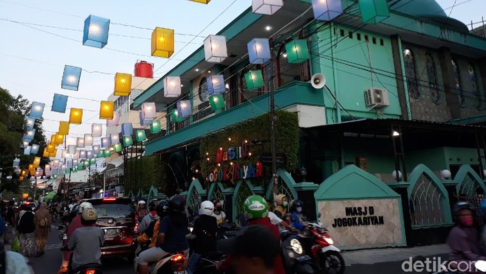 Suasana di Jalan Jogokariyan, Kota Yogyakarta, Jumat (24/4/2020)