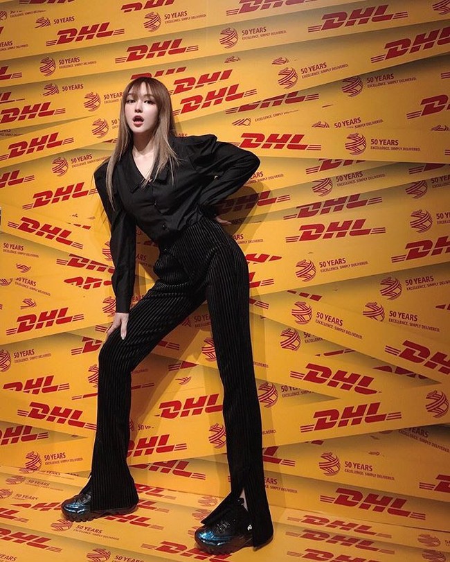 Pada postingannya itu, influencer berusia 31 tahun ini menulis bahwa hubungan mereka berantakan ketika ia melihat telepon Show Luo. Sang pacar dilaporkan melarang Grace memeriksa telepon selama mereka bersama, dengan alasan saling percaya. Foto: Instagram