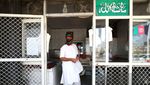 Pedagang Roti di Dubai Bertahan dari Serangan Wabah Corona