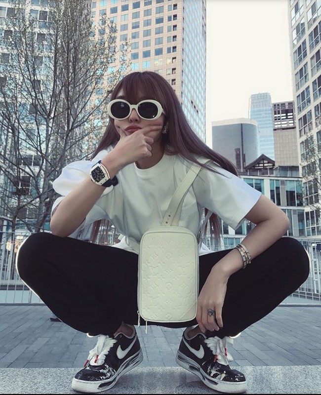 Begitu banyak waktu telah berlalu sehingga selebgram yang memiliki 1,7 juta lebih pengikut ini bisa menulis postingan dengan tenang dan mengungkap apa yang terjadi dengan hubungannya bersama penyanyi Show Luo. Foto: Instagram