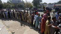 Dalam menangani COVID-19, Pakistan sudah menerapkan lockdown dan diperpanjang hingga 30 April kedepan.