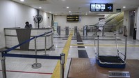 Pengelola Terminal Pulogebang menutup operasional layanan bus antar kota antar provinsi (AKAP) mulai 24 April 2020, setelah berlakunya kebijakan larangan mudik dari pemerintah.