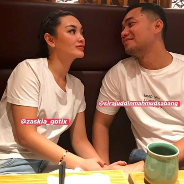 Zaskia Gotik Zaskia Gotik