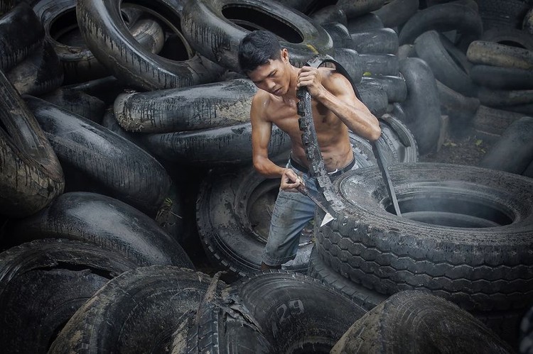 Memperingati Hari Bumi, Kontes foto Agora #ClimateChange2020 bertema tentang darurat iklim yang menyebabkan gangguan pada fauna, flora, ekosistem, dan manusia.