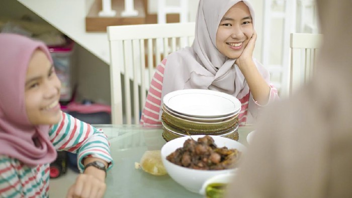 Tidak Direkomendasikan Segera Makan Berat Dikala Berbuka, Ini Alasannya