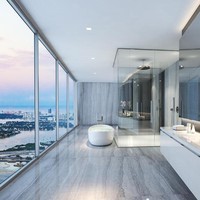 Namun, itu bukan properti pertama mereka di kota tersebut. Sebelumnya, pada tahun 2020, David dan Victoria membeli penthouse di One Thousand Museum, gedung futuristik karya arsitek ternama Zaha Hadid. Apartemen seluas satu lantai penuh itu dibeli dengan harga sekitar US$ 40 juta, menawarkan panorama kota Miami dan desain interior ultramodern. Foto: Instagram