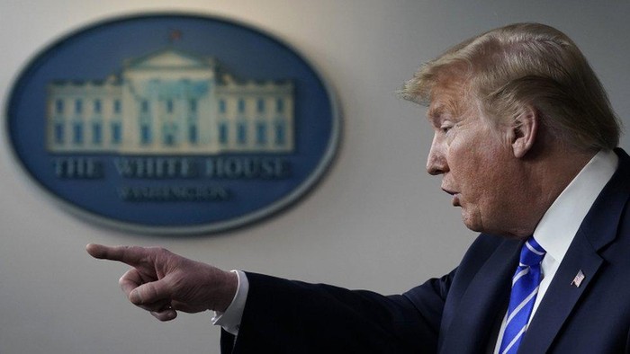 Virus corona: Trump dikecam komunitas medis karena sarankan pasien Covid-19 disuntik cairan disinfektan