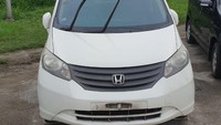 Foto: Honda Freed Nopol B-1156-BFX belum diketahui sejak kapan parkir, karena pengelola sudah berganti. Tapi diperkirakan mobil parkir selama 2 tahun lebih dengan biaya sekitar Rp 170 juta. (dok.istimewa)