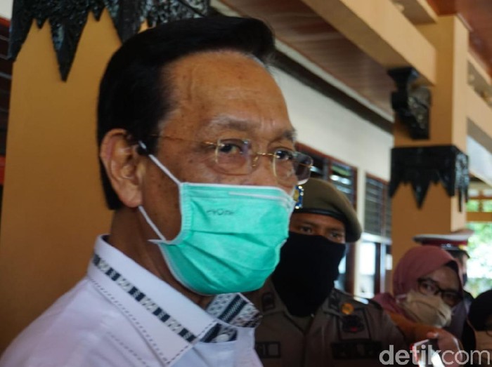Gubernur DIY Sri Sultan Hamengku Buwono X