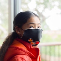 Mereka mempertaruhkan nyawa mereka untuk menolong orang lain jadi aku memutuskan untuk menggunakan kemampuanku menjahit untuk menolong, kata Ashlyn yang tinggal di California, AS itu.Foto: Instagram @pin2gether