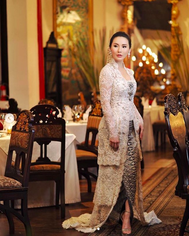 Sebelum kini menjabat sebagai  Direktur Pengelola Tol PT Citra Marga Nusaphala. Persada tbk, Fitria Yusuf dikenal pernah menekuni berbagai macam bidang pekerjaan. Dia pernah menulis dua buku fashion yaitu Little Pink Book: Jakarta Style & Shopping Guide dan Hermes Tempation. Dia juga berbisnis properti dan salon. Foto: Instagram @fitriayusuf_official