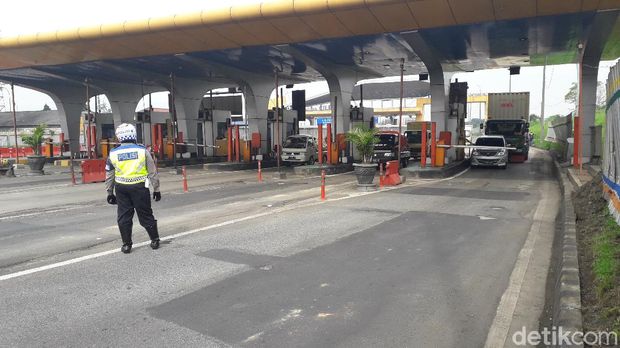 Polisi Halau Pemudik
