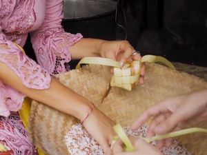 Tak Berbeda dari Menu Lebaran, Makanan Ini Ada di Perayaan Nyepi