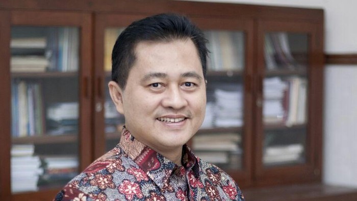 Prof Abdurrachman, Guru Besar Unair
