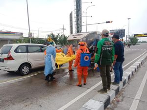Sopir Penjemput Santri Temboro Tewas di Tengah Jalan, Evakuasi Gunakan APD