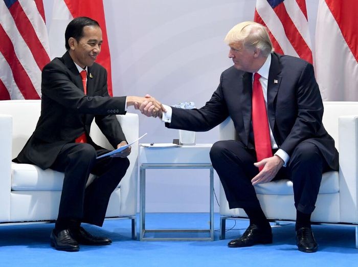 Presiden Jokowi bertemu Presiden AS Donald Trump di sela KTT G20 tahun 2017.