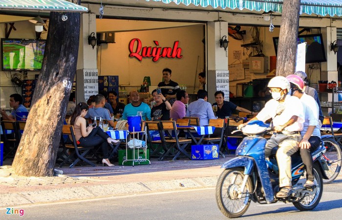 Masa isolasi atau praktik social distancing di kota Hanoi dan Ho Chi Minh City, Vietnam yang telah berlangsung selama 22 hari akhirnya berakhir.