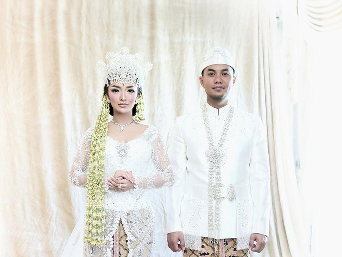 Zaskia Gotik dan Sirajuddin Zaskia Gotik dan Sirajuddin