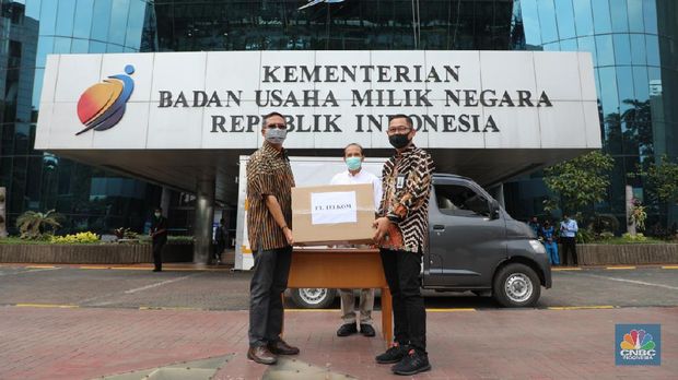 TelkomGroup Serahkan 44 Ventilator kepada Yayasan BUMN