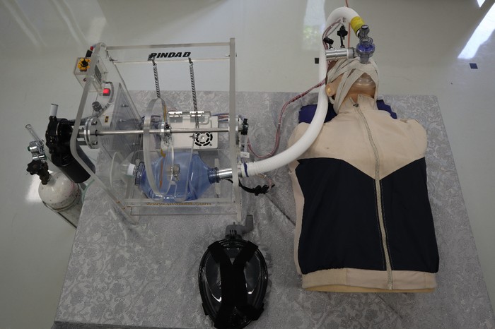 PT Pindad (Persero) memperkenalkan ventilator dan produk-produk lainnya untuk memerangi COVID-19.