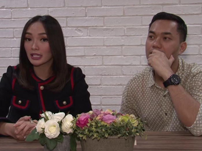 Zaskia Gotik dan Sirajuddin saat klarifikasi pernikahan