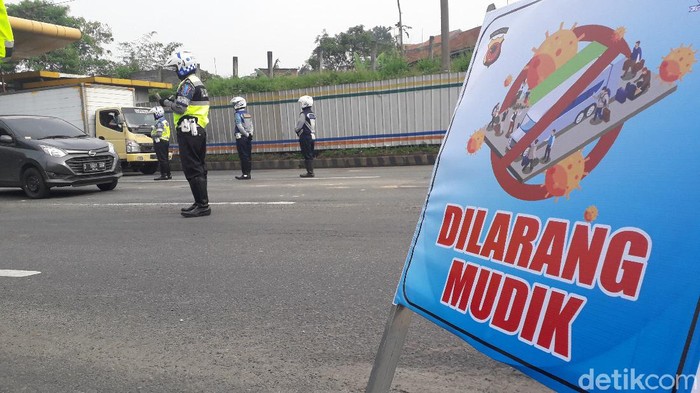 Polisi Halau Pemudik