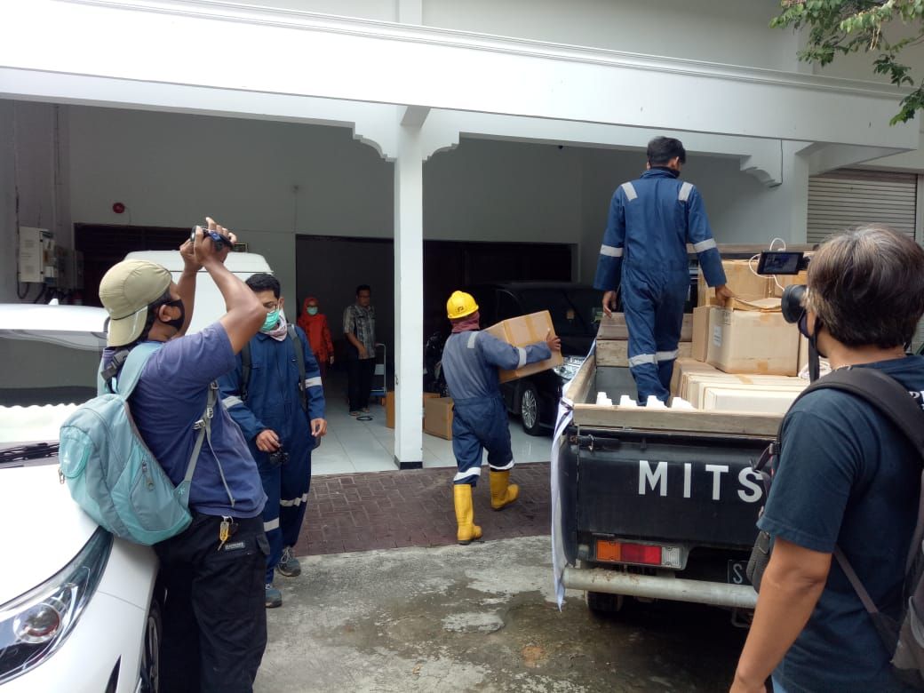 Pertamina Bagikan APD, Masker dan Vitamin di Tuban