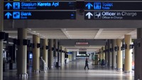 Selanjutnya, Bandara Internasional Minangkabau pun menutup aktivitas. ANTARA FOTO/Iggoy el Fitra.